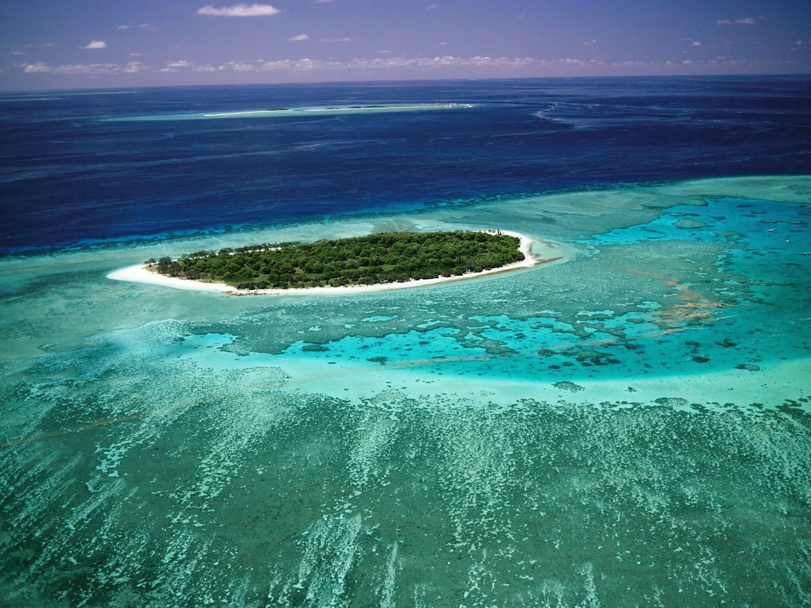 Reefs & Cays